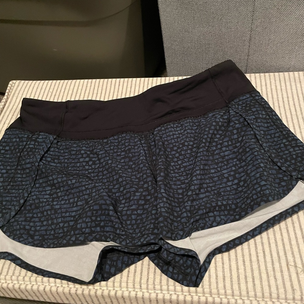 lululemon shorts. size 6.